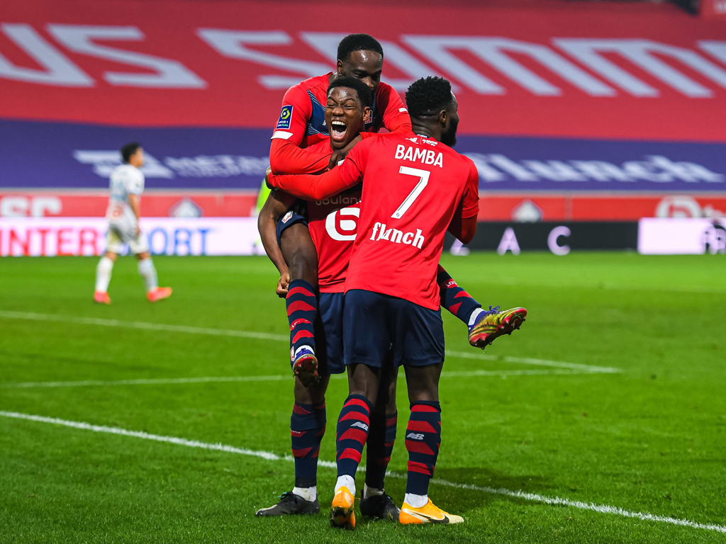 Francijas top 3 izcīna uzvaras, pārtrūkst Monaco bezzaudējumu sērija